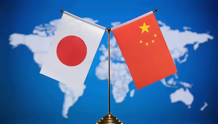 日媒炸锅了！说我们态度“非常强硬”。8月27日日本《每日新闻》披露，日本两党议员