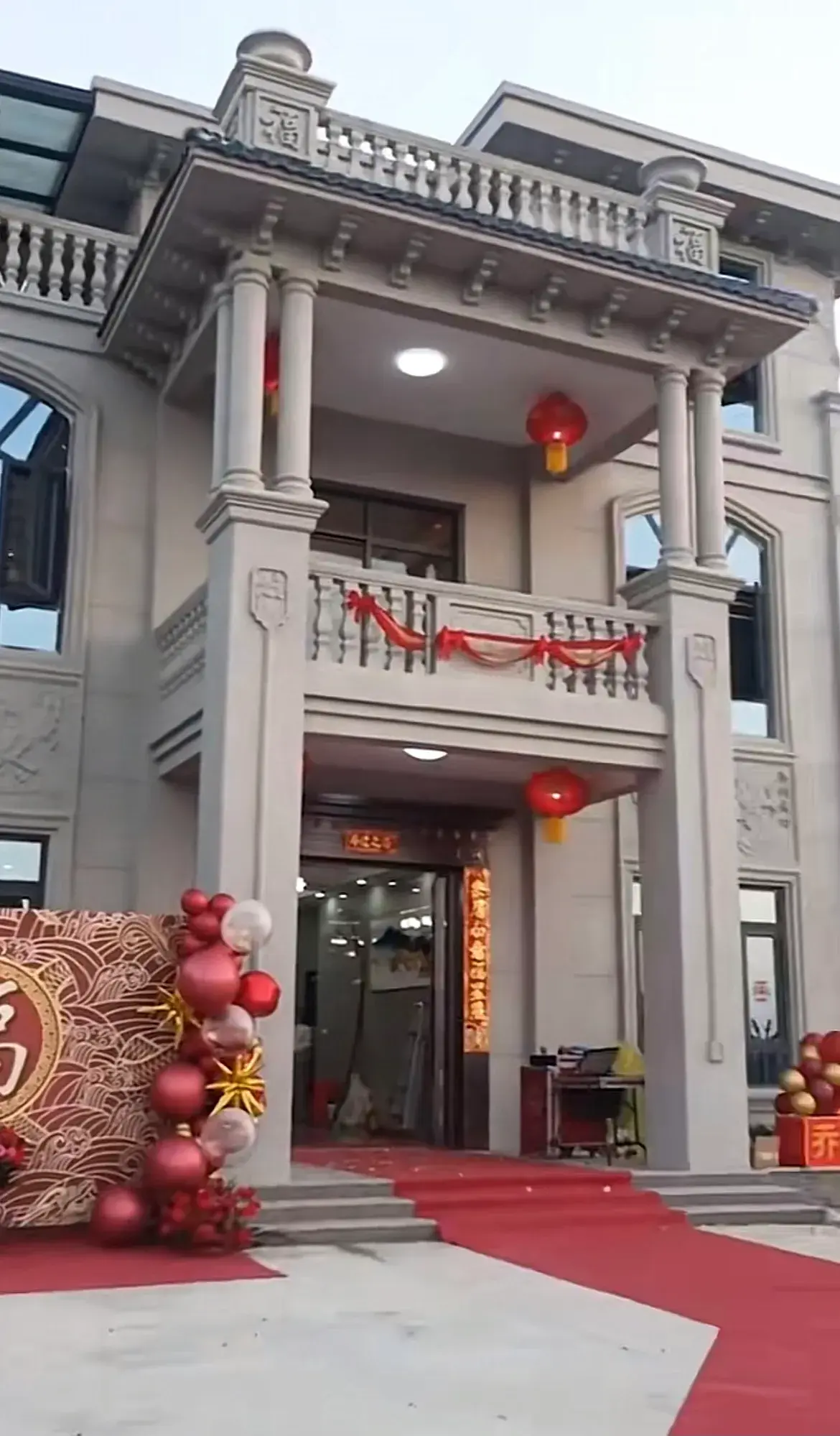 新时代了，拥有大别墅才叫奔小康了。