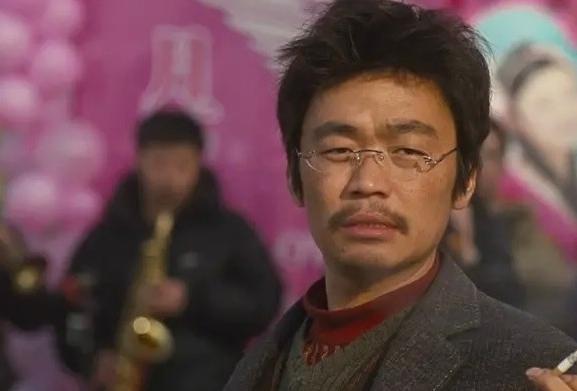 太过分了，王宝强在百花奖，被零票羞辱，成龙和梁家辉也无能为力，影帝之争暴露娱乐圈