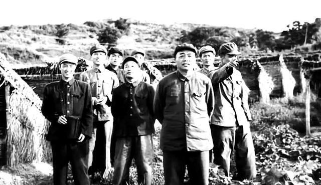 1959年，沈阳军区召开干部大会，要求与会人员必须逐一发言。听着台上的一句句发言