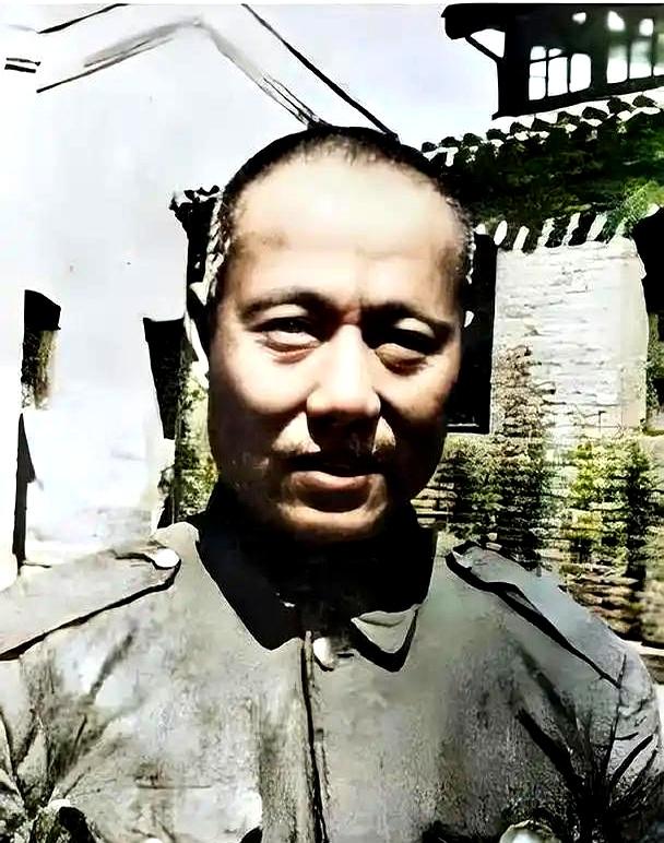 1968年4月，陈长捷在上海家中，先用菜刀砍死妻子后上吊自杀。为什么呢？平津战役