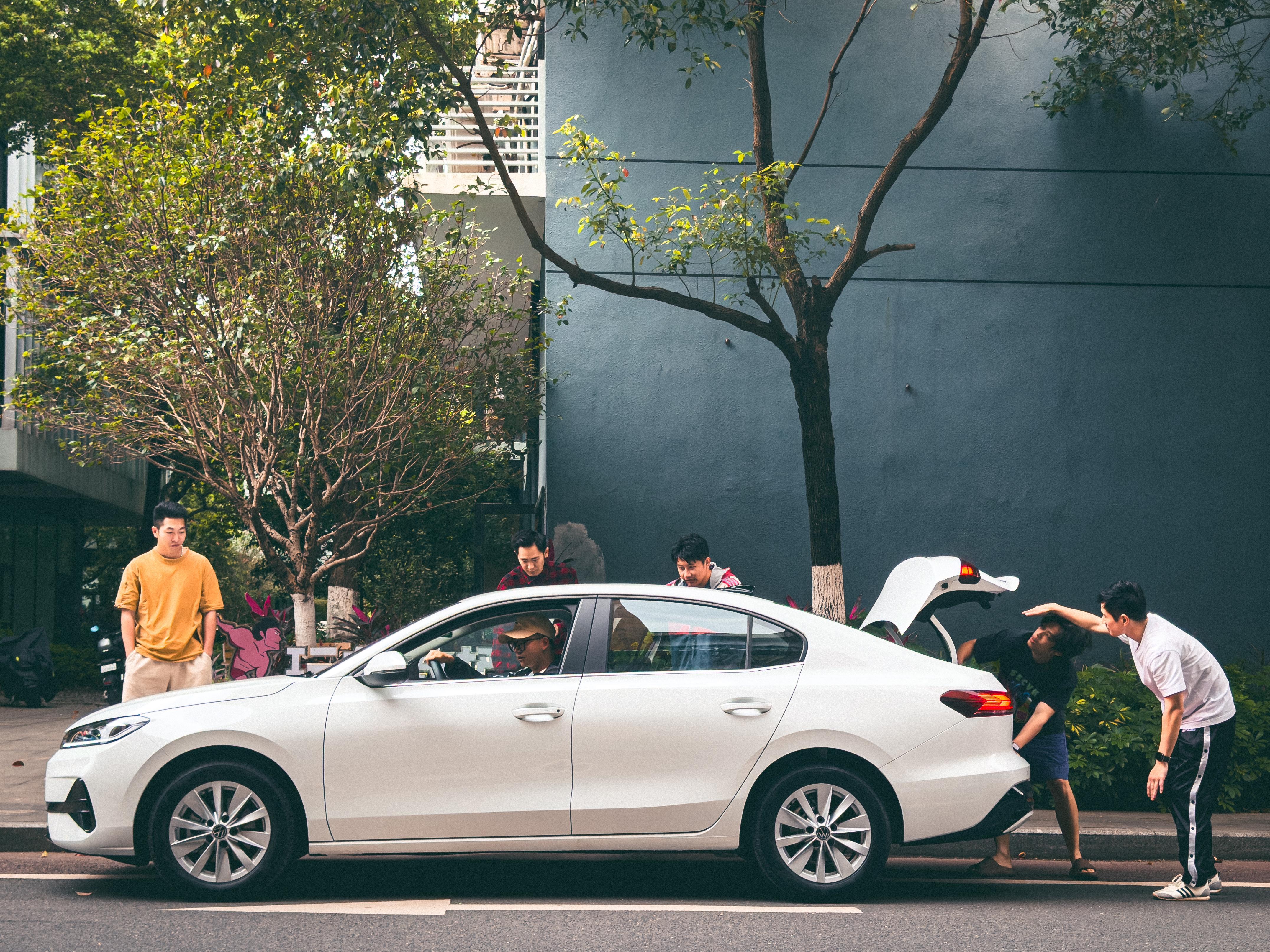 全国首提!全新速腾S被同事问爆！刚上市没犹豫!首提全新速腾S，加油的时候被路人拦