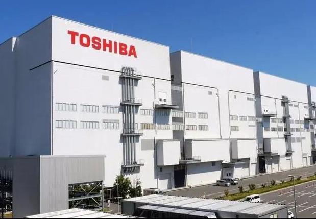 想要拖垮一个国家，不一定非要打仗。中国这一次在产业上直接卡住了日本的命脉，而且下