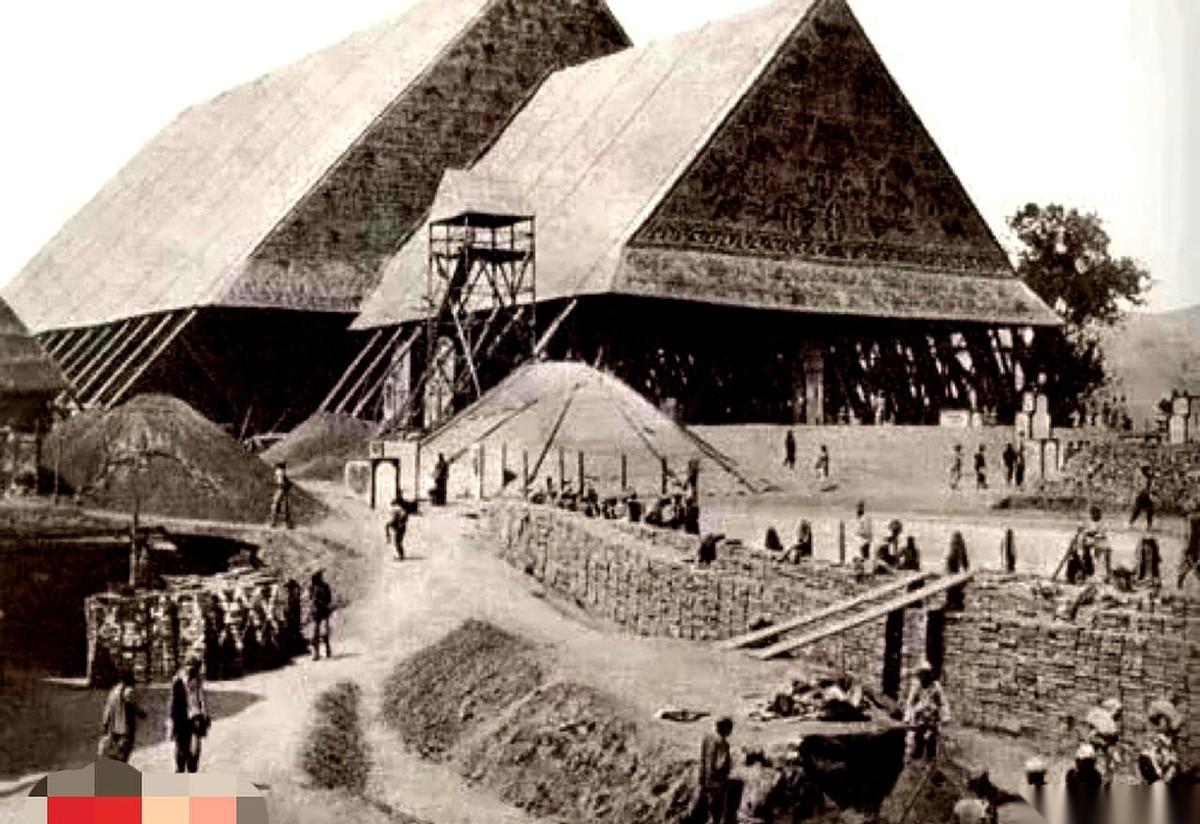 中国那么多皇帝，偏偏是光绪的陵墓，留下了独一份的现场施工照。可照片里哪有半分皇