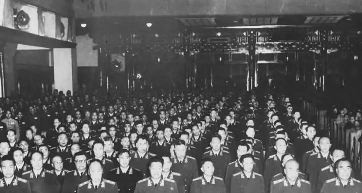 特批享元帅待遇的开国将军，同时拥2位合法妻子，资历比朱德还老1955年9月27