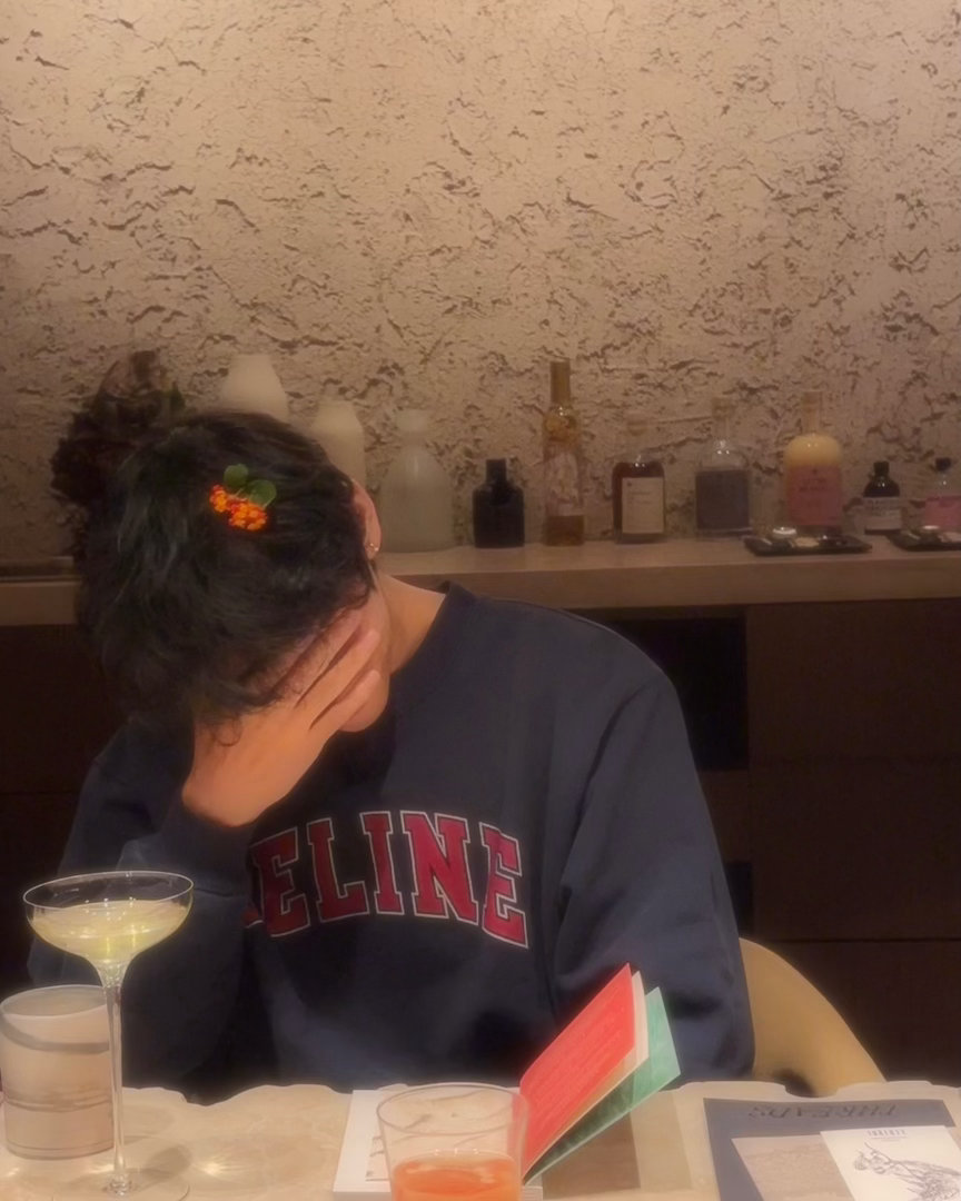 小美女。。​​​