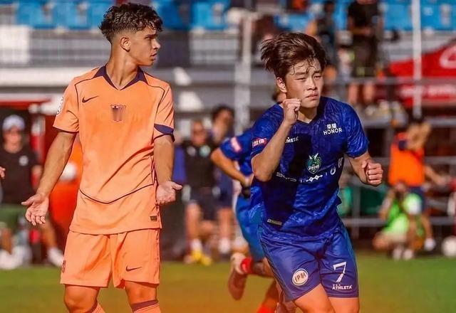 巴萨教练原话，topplayer。同一天，中国U17国少队集训名单出来了，上面
