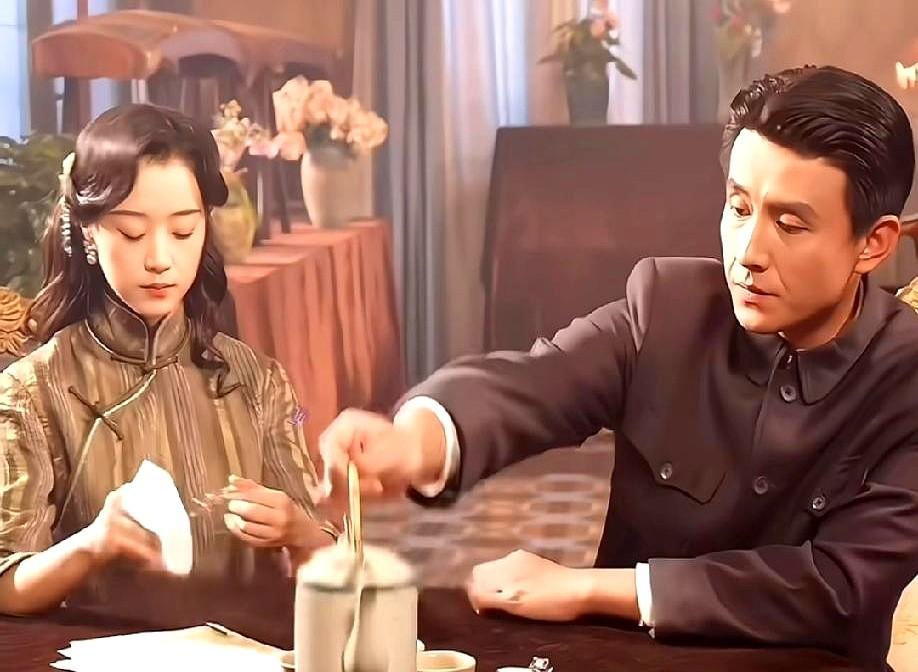 刘萧旭这回真要出圈了。预告片里一个抬眼，弹幕直接刷屏“短剧也有这种演技？”