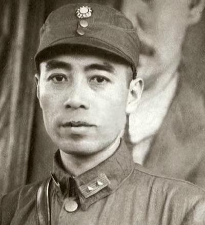 1927年4月，周恩来在上海不幸落入国民党手中，他以为革命之路恐要到头，审