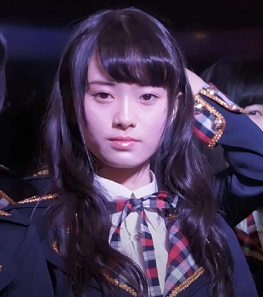 鞠婧祎刚出道的时候。