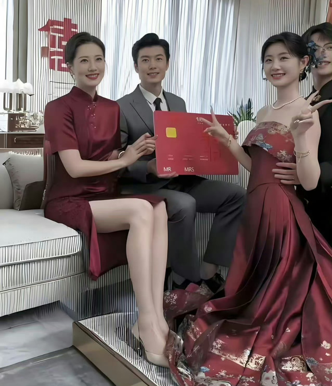 婚礼现场，做婆婆比儿媳还有排面