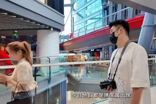 陈赫宴请好友：李乃文携妻亮相，马頔李纯低调现身