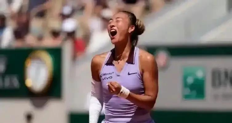 WTA目的达到了？郑钦文赛前退赛，赛程安排惹争议，让郑钦文无法完成。退赛后，郑钦
