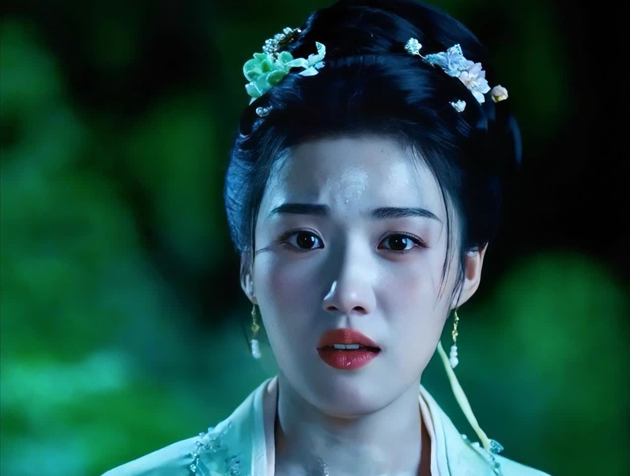 现在全网最后悔的应该就是卢昱晓了吧！本来作为女主的她，刚开播的电视剧