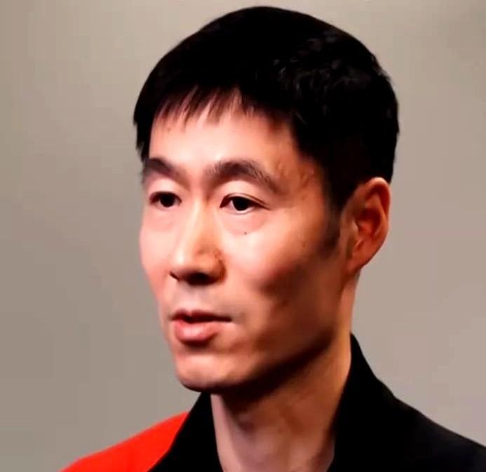 别再盯着樊振东了。15岁的孙杨都上WTT支线赛了。中国男乒的问题，从来不是缺