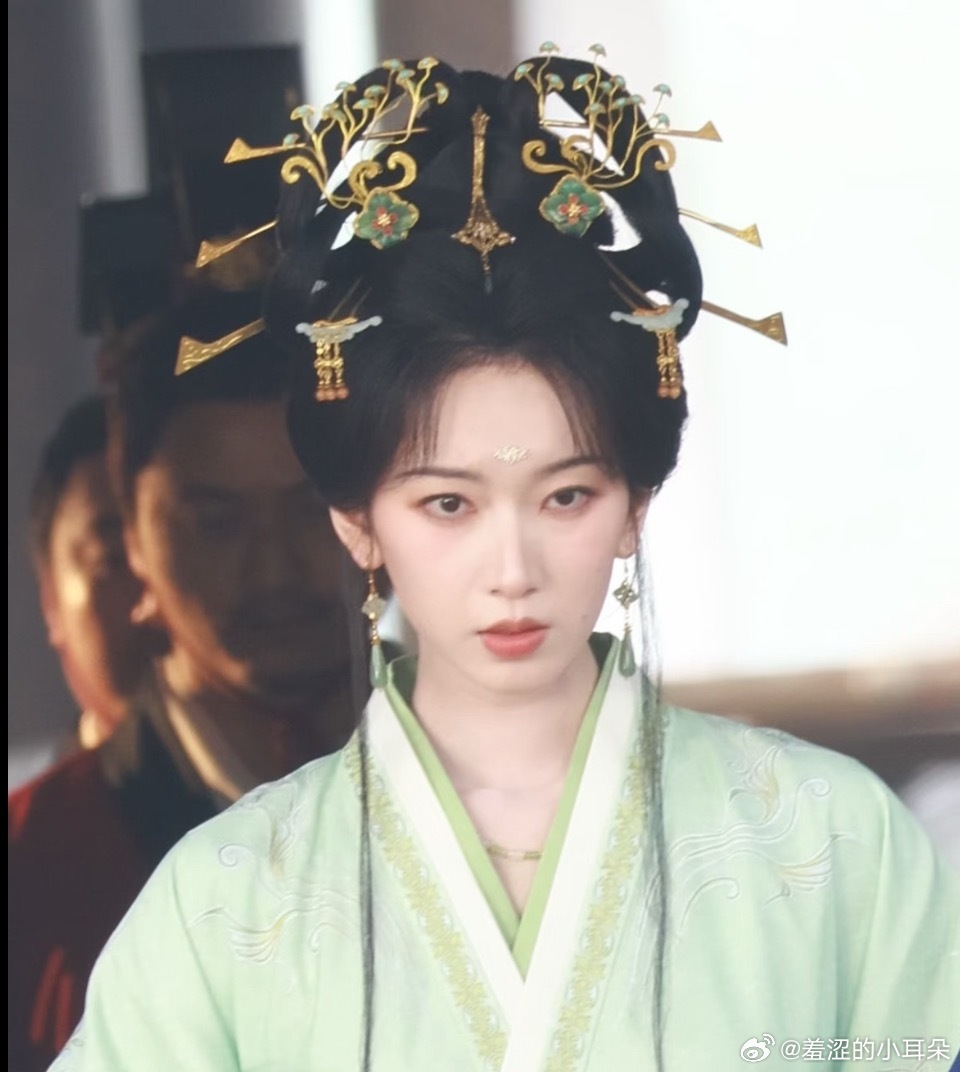 刘令姿这个发型蛮漂亮的