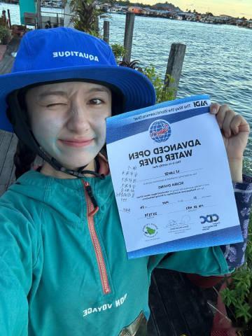 李兰迪拿下进阶潜水证李兰迪拿了AOW潜水证除了感叹厉害还是感叹厉害，李兰迪真的