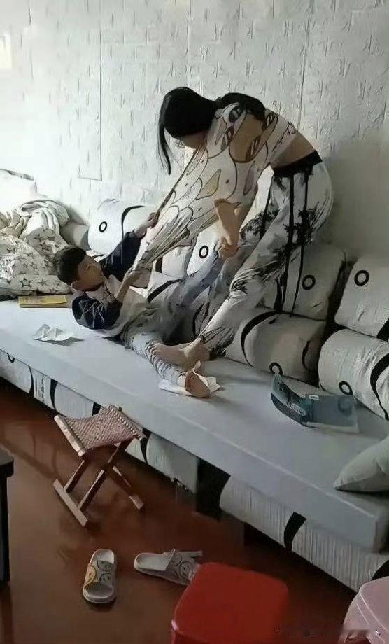 姐弟俩天天打架，真受不了