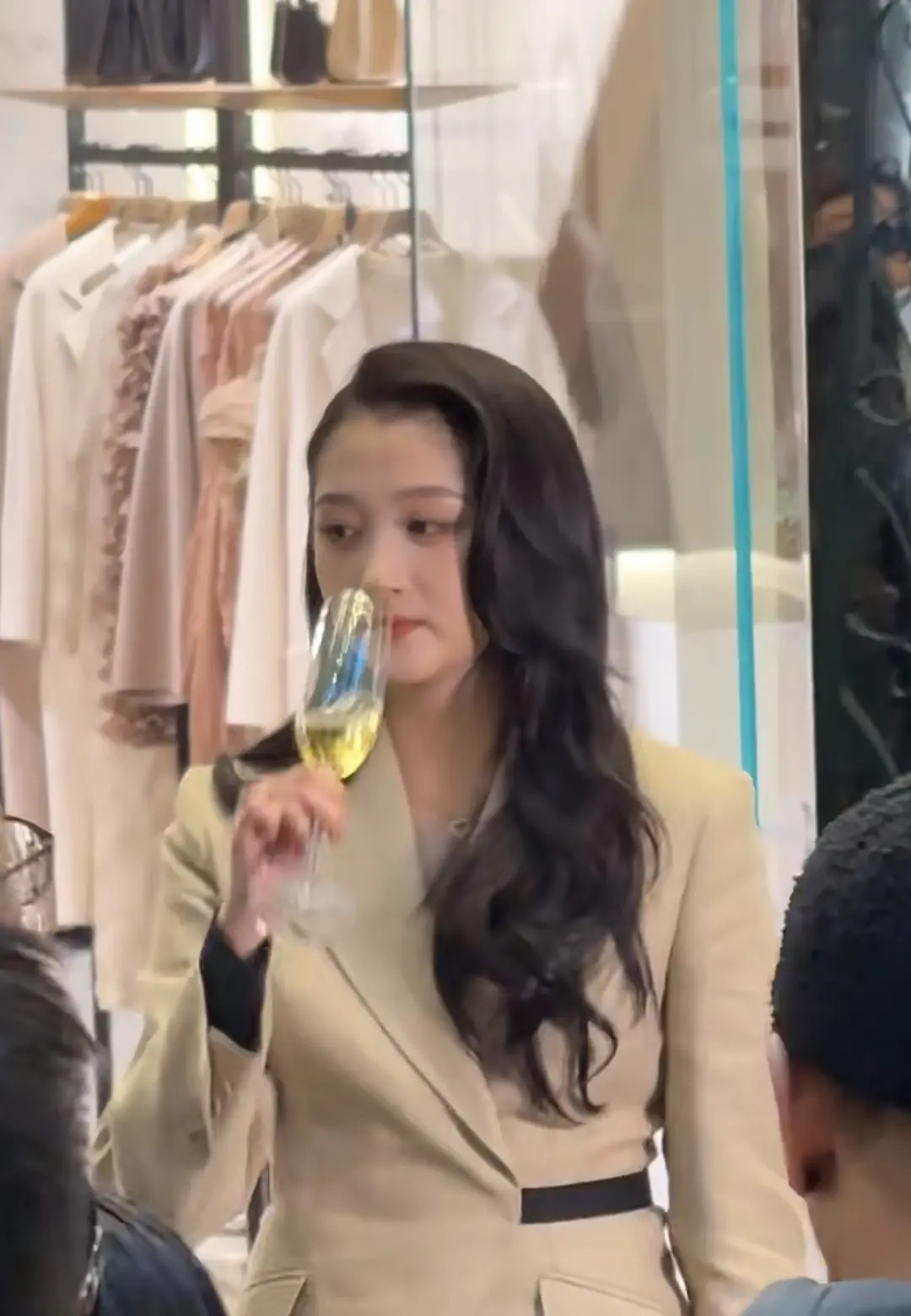 关晓彤线下活动状态大家觉得怎么样