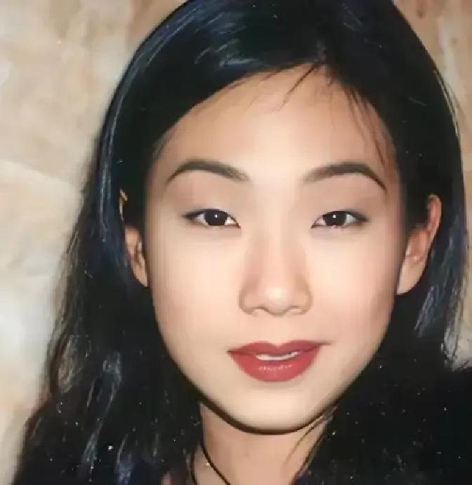 2004年，林忆莲向李宗盛提出离婚，李宗盛坦言：我年近半百，却要妻离子散，真的是嚎啕大哭，有天接到了