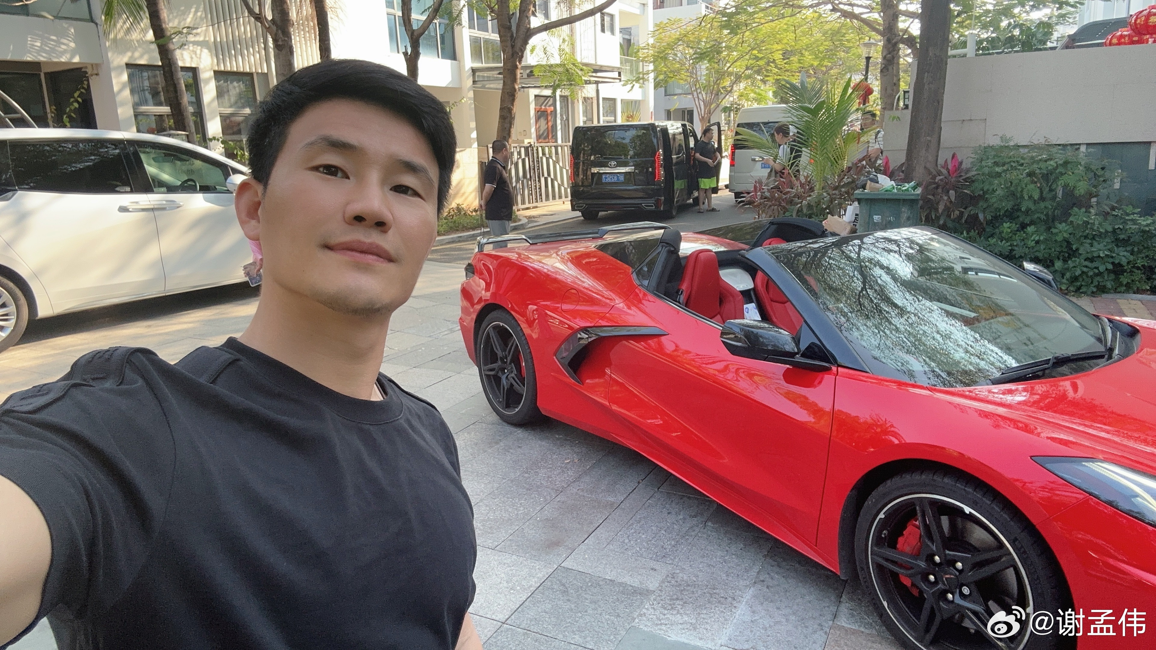 嘎子哥及妻子被限消真的太好了，热烈鼓掌庆祝。这人感觉没啥道德底线的，为了赚钱，