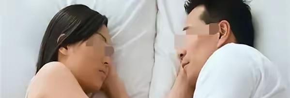 #万能生活指南#没见过这么愚蠢的女人！昨天刷到一个视频说，一女子在家里出轨时
