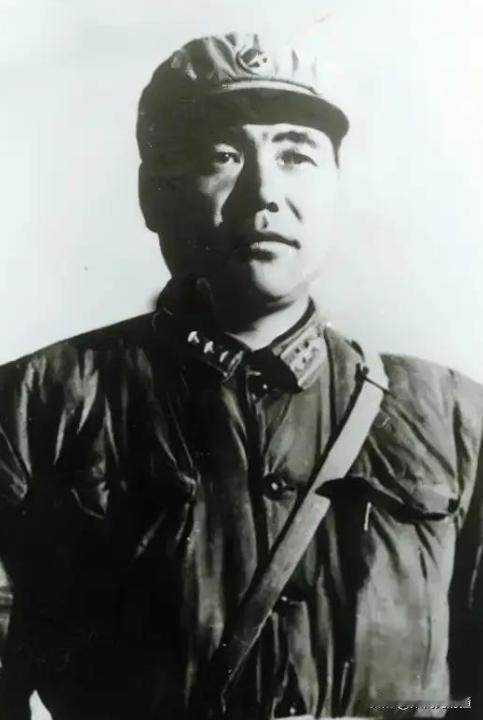 1967年，战斗英雄郭兴福，含泪掐死3个子女，随后与妻子一起割腕，结果没有成功，