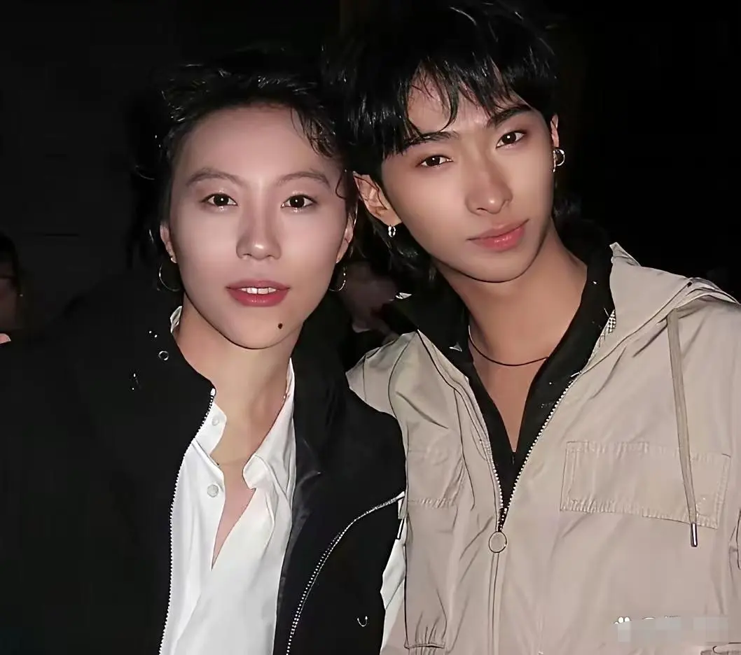 伊能静的儿子和王菲的女儿同框！
