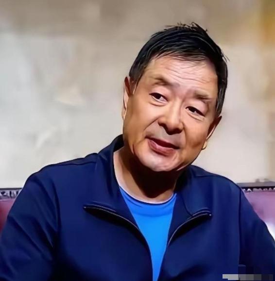 谁也没有想到，凌晨一点的北京，72岁的濮存昕竟用一根布绳，将自己与94岁的老母亲