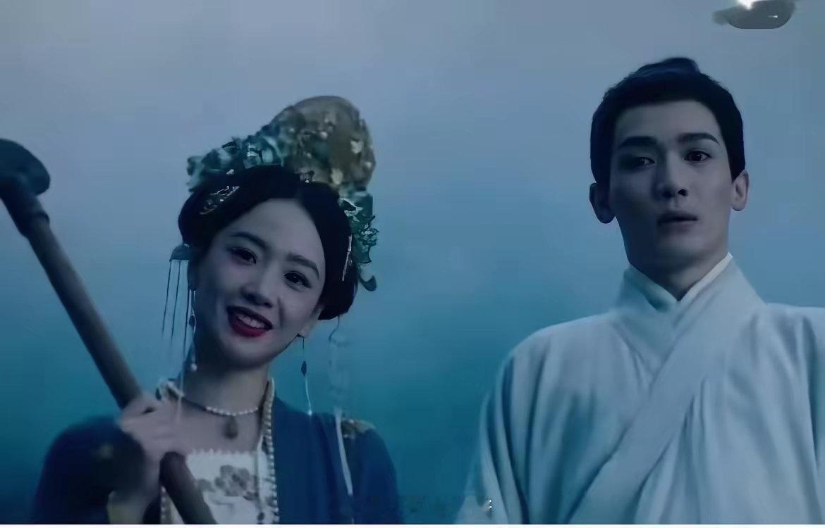 同款地狱视角，你觉得谁拍的好？​​​