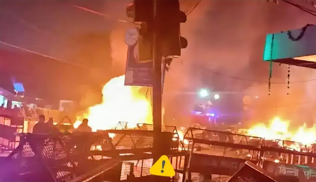 果不其然！印度宣布了当地时间11月10日晚上，印度首都新德里知名景点“红堡