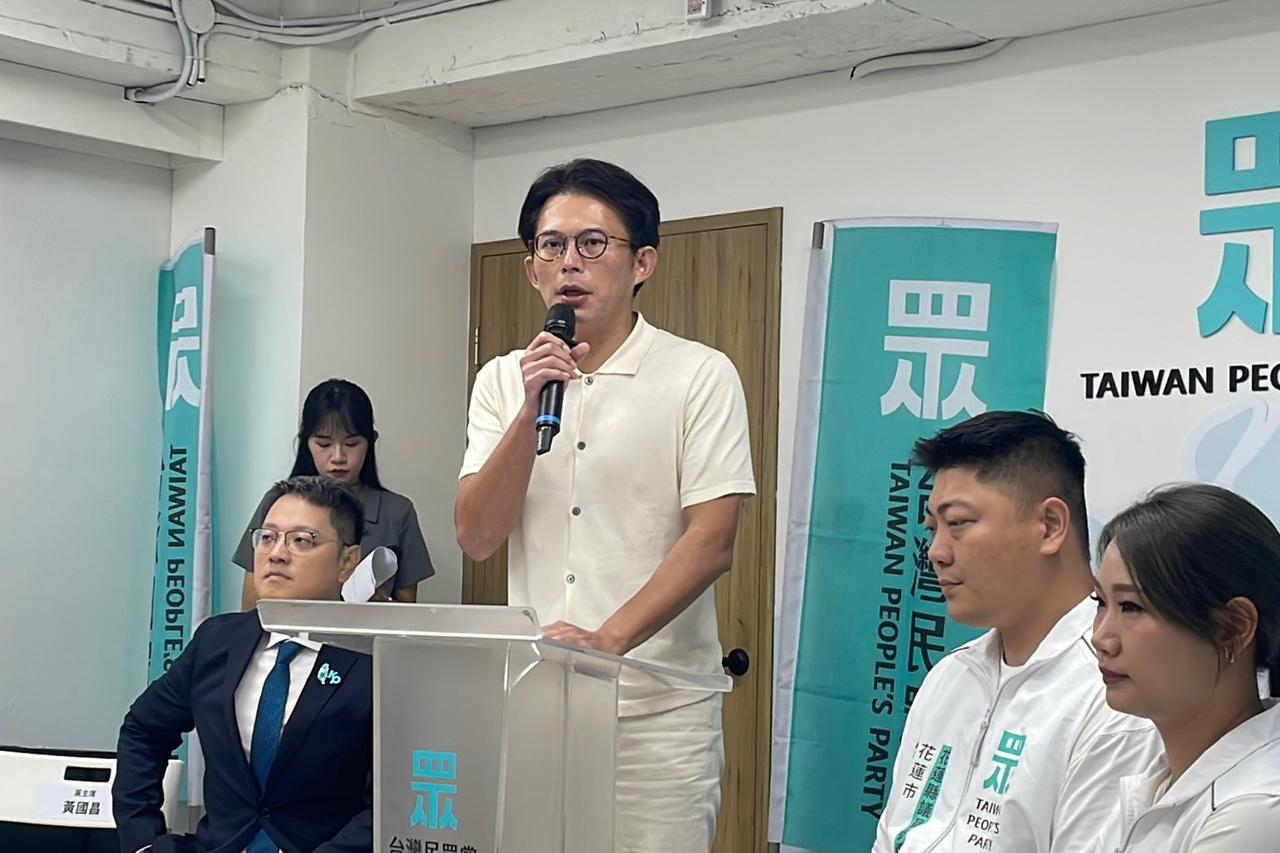 爆料梁文杰赴陆「醉倒饭店大厅」还要国台办照顾！黄国昌叮嘱青年团：以此为戒梅花