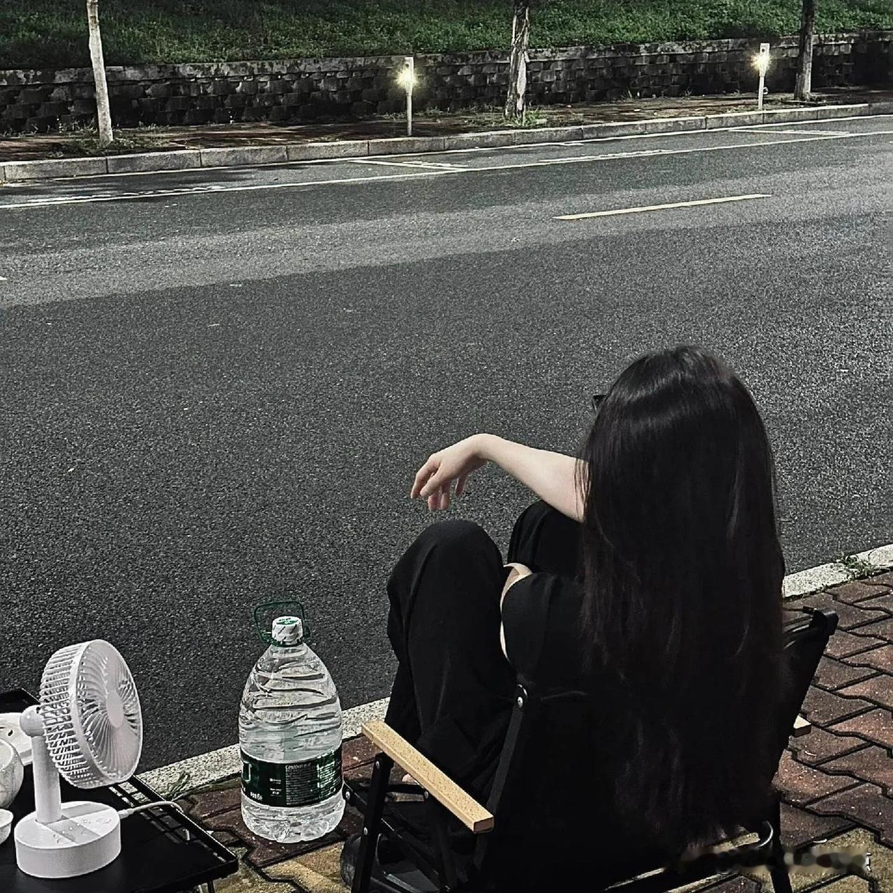一个女人的沉默不是懂事了，不是认输了，也不是斗不过你而是：她想明白了，她