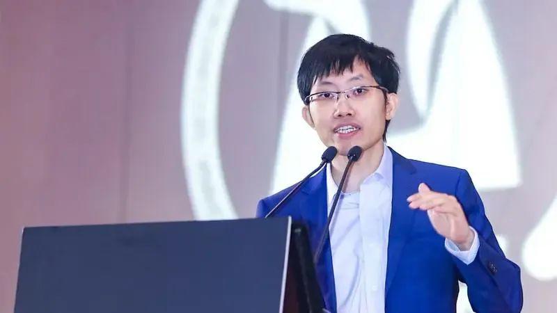 DeepSeek创始人梁文锋，连续三年都收到美国那边的学术交流邀请，可他每次都