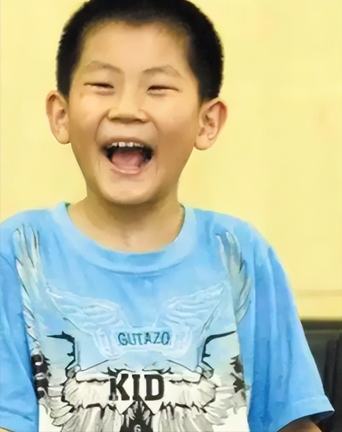 “国家的一大损失！”2000年，山东有一神童，短短的2天便念完小学，10岁那年参