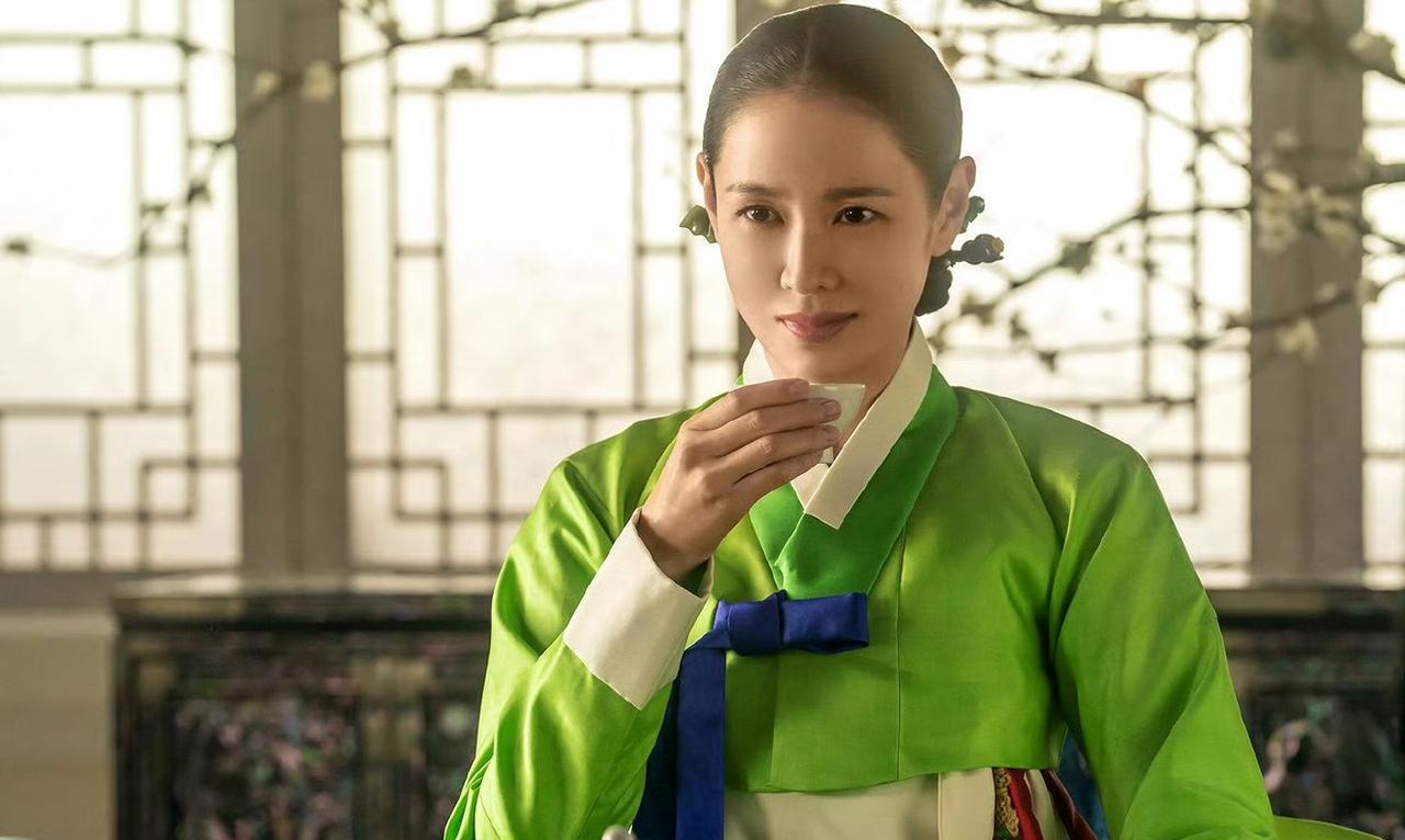 这个阵容让多年不看韩剧的我又心动了！上流社会的花花公子赵元（池昌旭）与自己少年