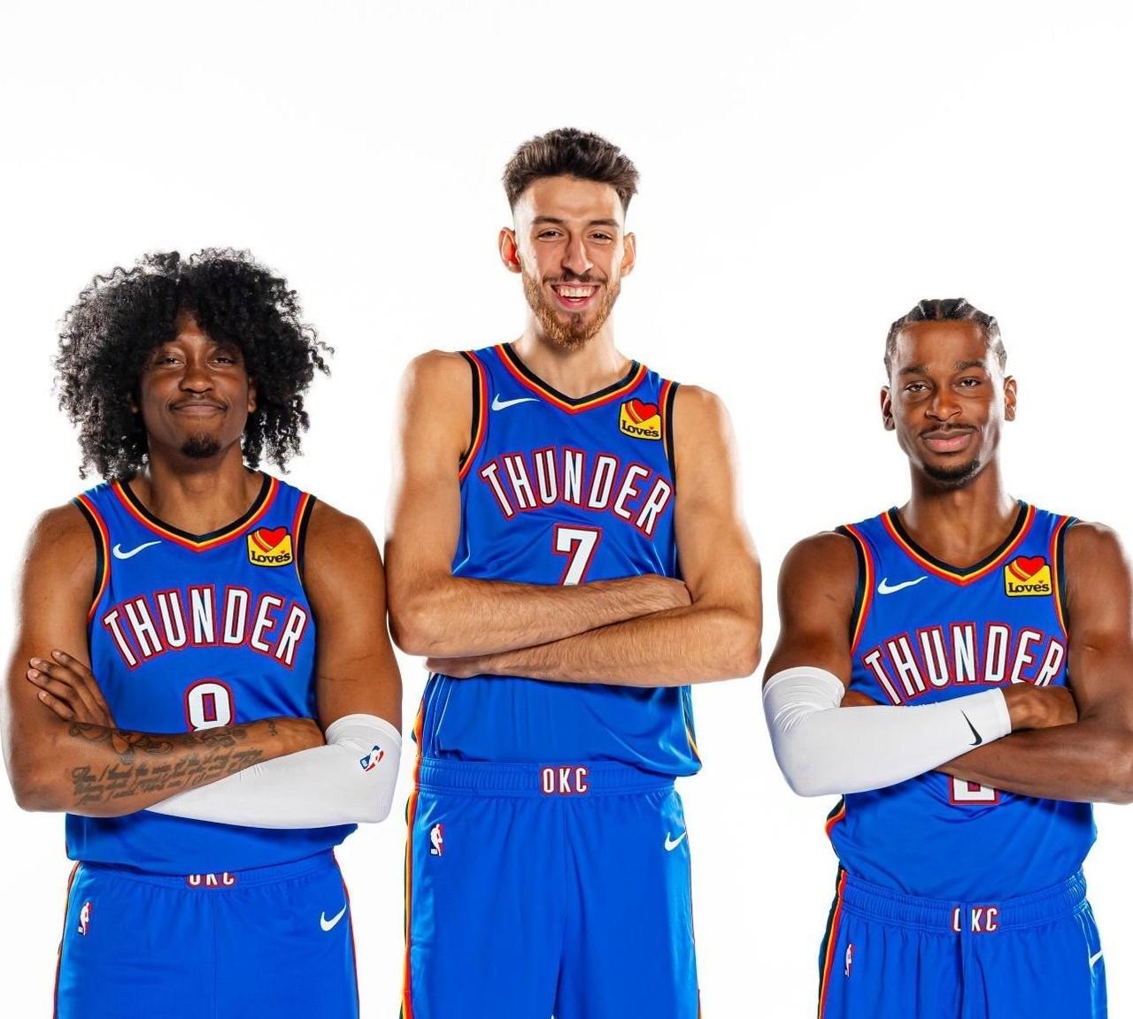 俄克拉荷马城雷霆队迈出了打造NBA下一个王朝的第一步。谢伊·吉尔杰斯-亚历