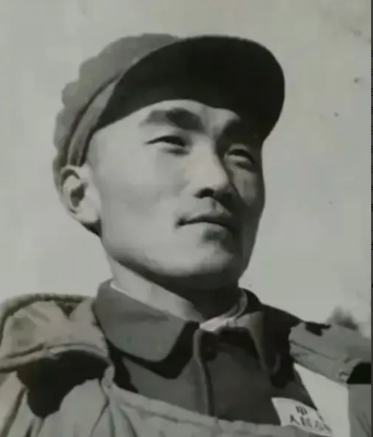 1951年，志愿军91团被美军包围，在制定突围方案时，团长建议向南突围。众人一愣