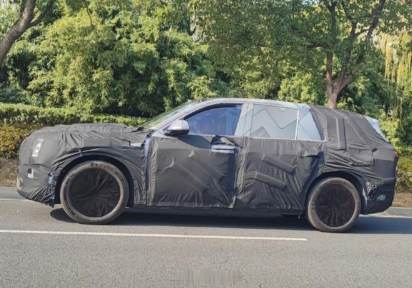 蔚来ES7预计5.2米的超级大五座……简直为我环游全国而准备。