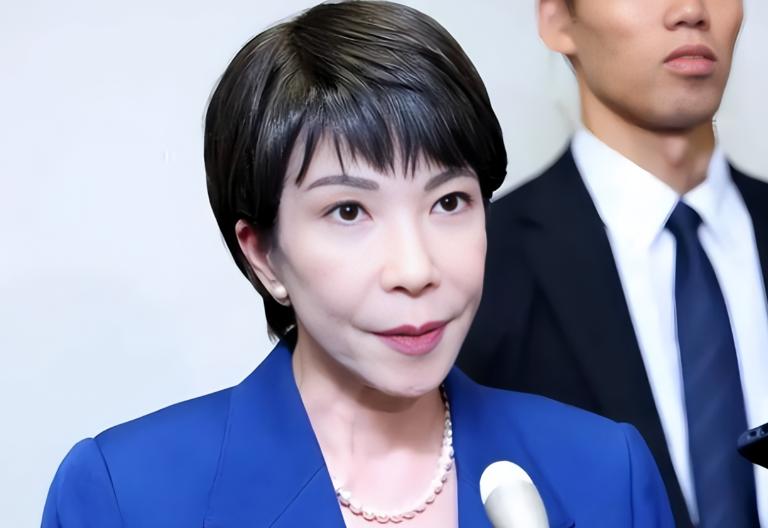 等不及了！急于修复对华关系，对高市早苗公开施压了！8月7日，根据日本共同社报道，