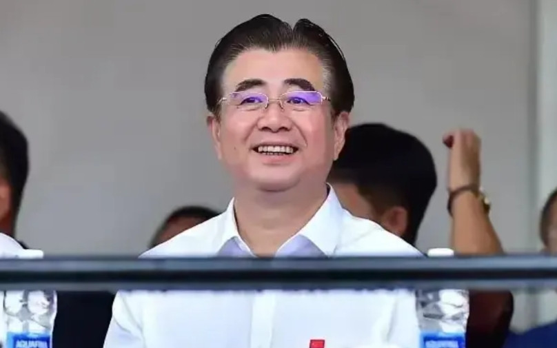 整天笑嘻嘻的宋主席要笑不出来了他怎么也没想到一场苏超让球迷们彻底觉醒：原来足