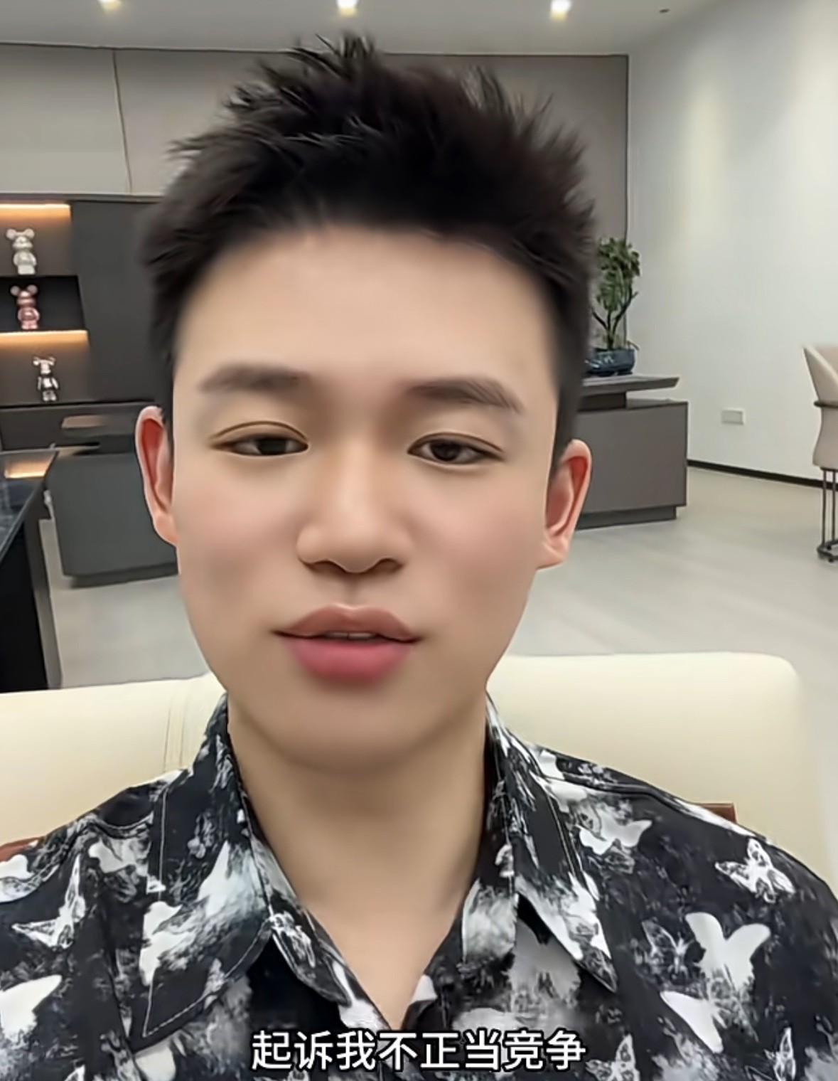 张兰起诉孟贺不正当竞争，孟贺说是8月4号开庭，起诉理由是不正当竞争。孟贺说，“