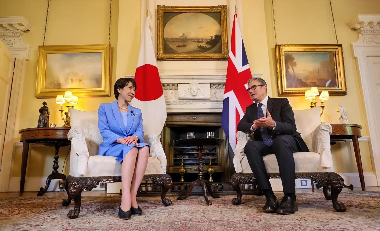 日本混的最好的一段时期就是转身投靠的西方这段时间，所以说日本对西方是感恩戴德的，