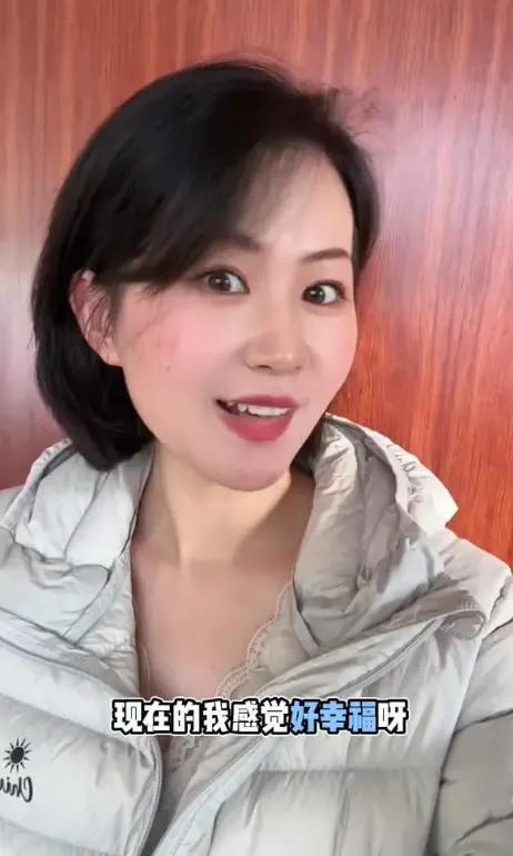 33岁不结婚，睡到自然醒不用做家务等于不幸福？网友又吵翻了！河北姑娘小雅晒出