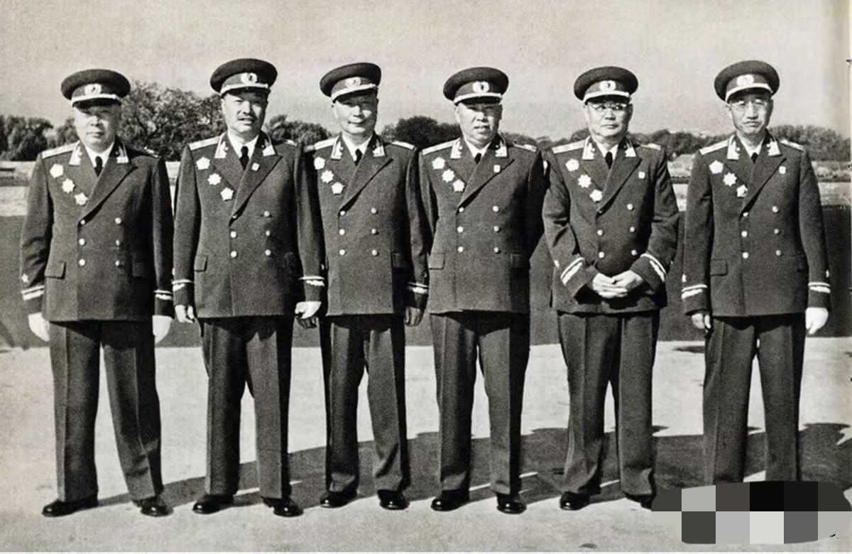 一个不敢想的奇迹，放到今天很多人都难以置信。1955年新中国首次授衔，1052