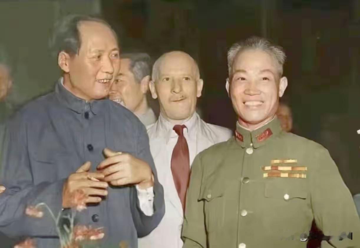 王铎：毛主席在重庆谈判期间，会见陈诚。