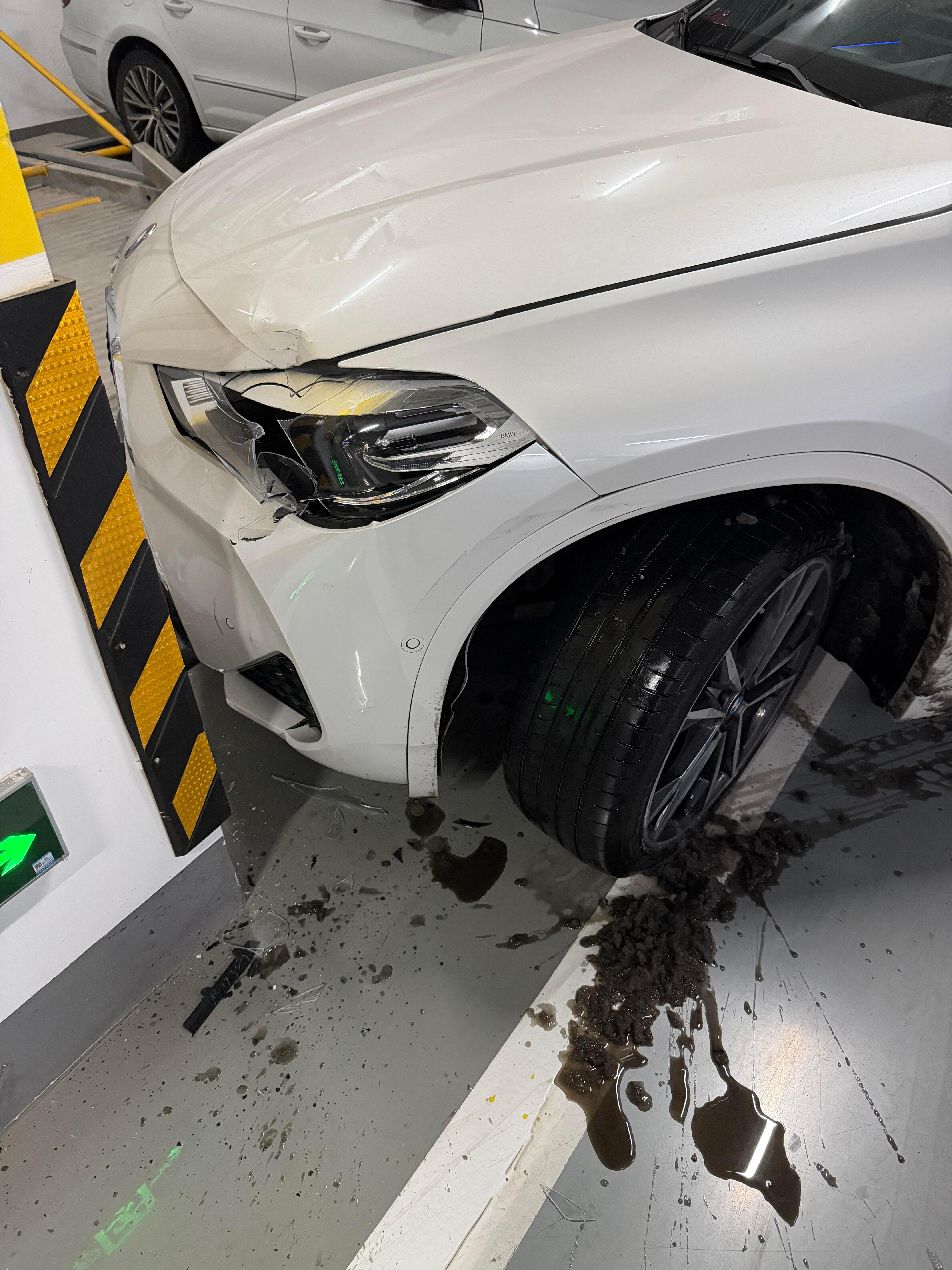 早安，兄弟们，雨天路滑，开到公司并不是胜利的终点，下地库也一定要小心啊。图片来自