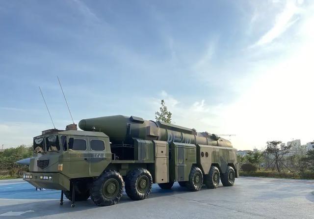 得导弹者得天下！多维度对比中国导弹优劣势：中国(主力型号)美国(主力型号