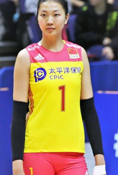 袁心玥这次没被召回中国女排，对于中国女排和她个人都是遗憾。她凭着多年在比赛场上的