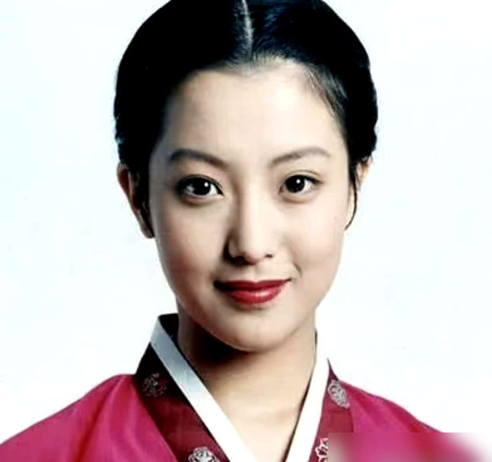 孙艺珍拿了韩国三大奖影后大满贯，单集片酬只有1亿韩元。全智贤、宋慧乔没拿过这种大满贯，单集早就破2亿